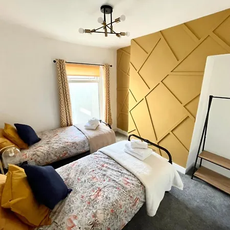 The South Valley Home Neath Extérieur photo